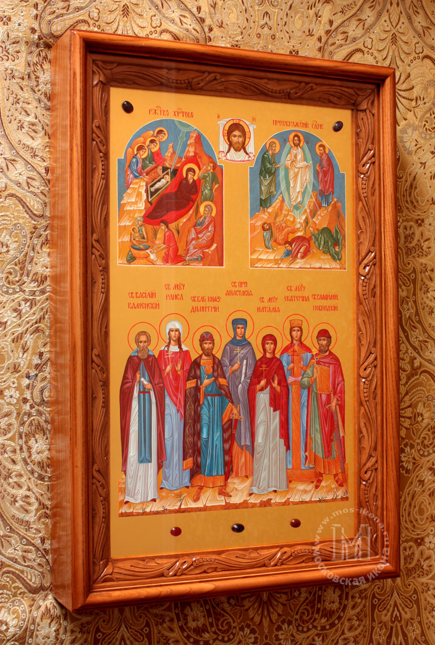 Икона в дубовом резном киоте. Аметисты. Икона в дубовом резном киоте. Аметисты.